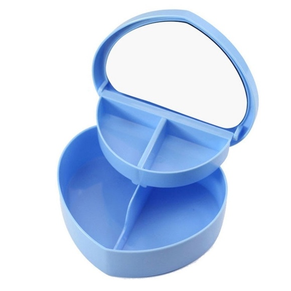 Hello Kitty Large Heart Jewelry Box Pink Princess - Picture 7 of 7